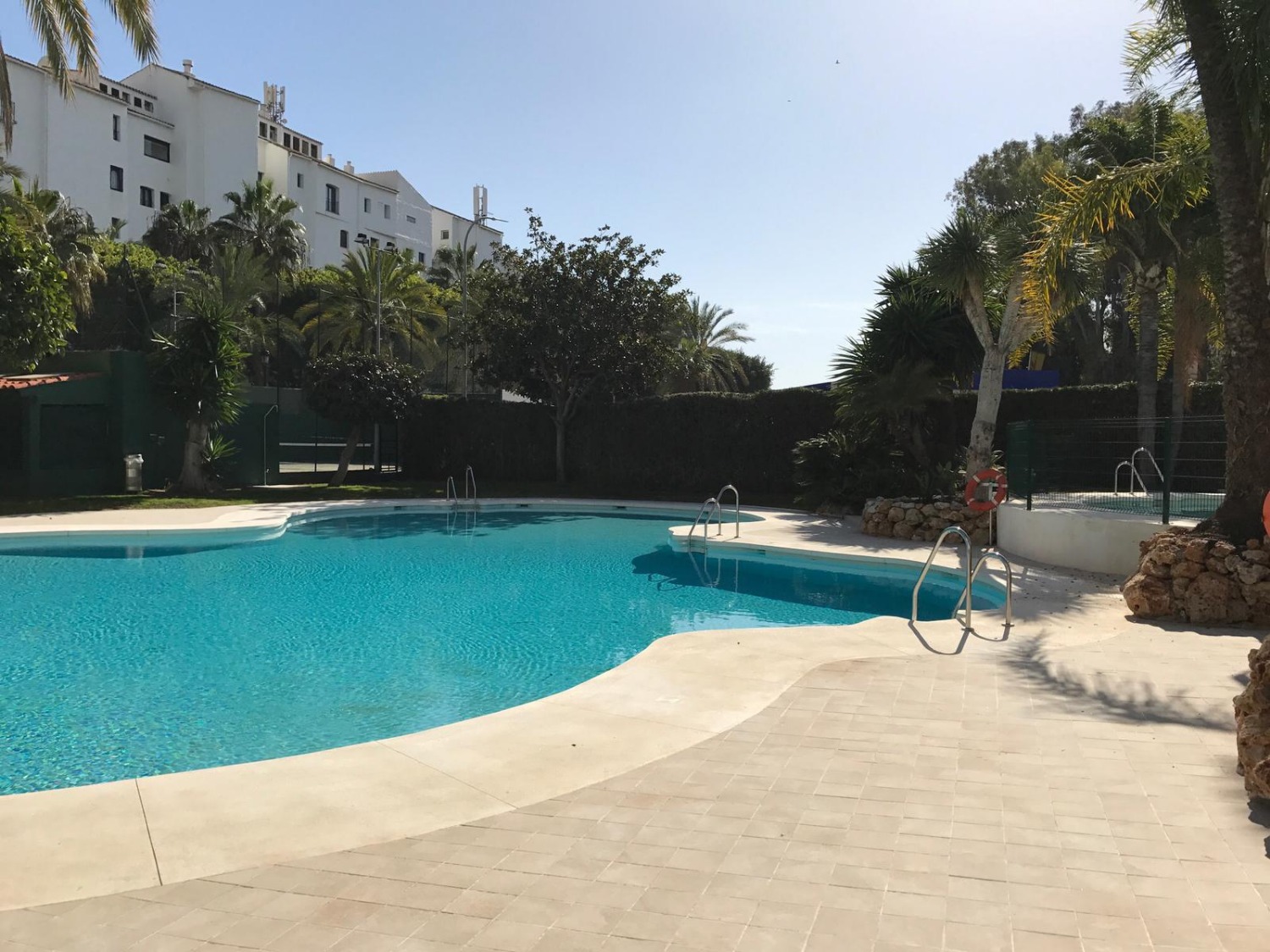 Location à long terme. Rez-de-chaussée avec jardin. Puerto Banús.