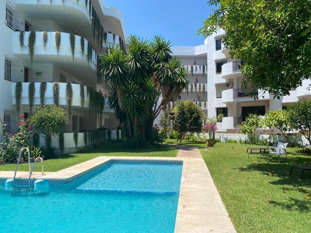 Appartamento in affitto con giardino. Vicino a Puerto Banus, Marbella. Nessuna commissione di agenzia.