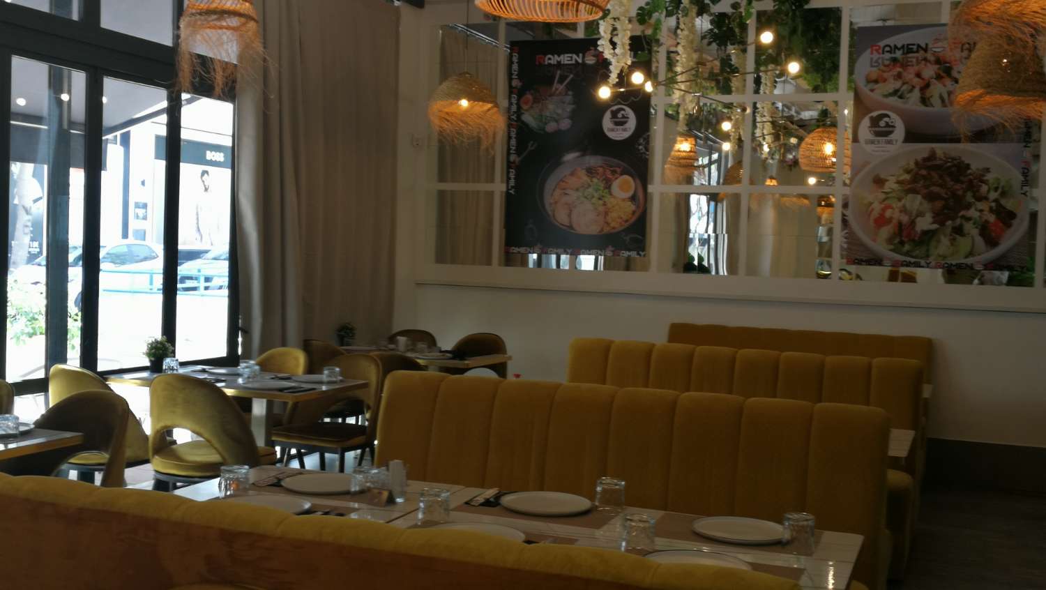 A perfect culinary hotspot  in Puerto Banus, with contemporary interiors deco style. Large terrace.