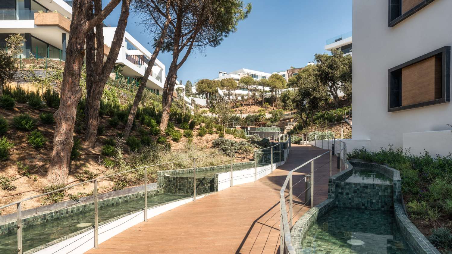 À vendre. Appartement avec 2 places de parking, 1 débarras et entièrement meublé. Construit en 2024. Marbella